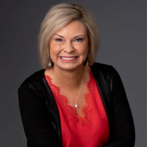 image of Maureen Clark agent