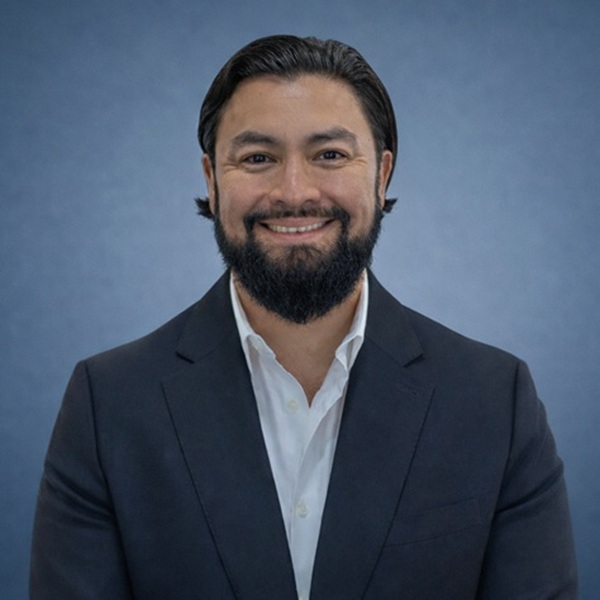 image of Ernesto Perez agent