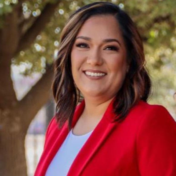 image of Veronica Alarcon agent