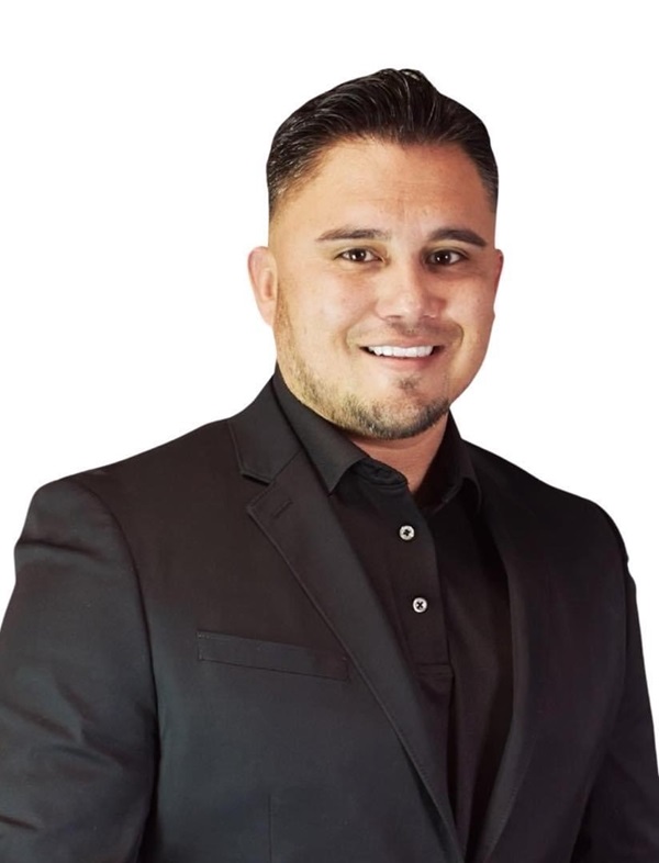 image of Alfonso Llanes agent