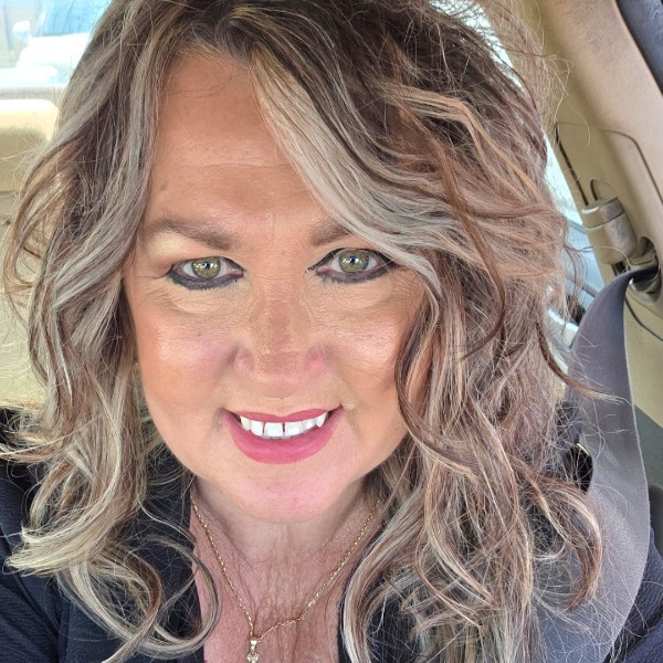 image of Tracy Abbott agent