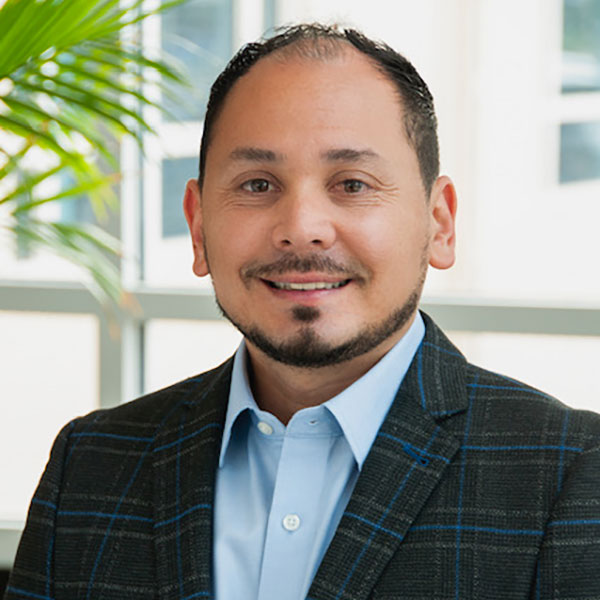 image of Roberto Salazar agent