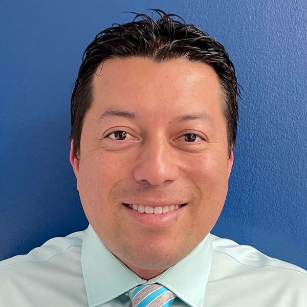 image of Nestor Baza agent